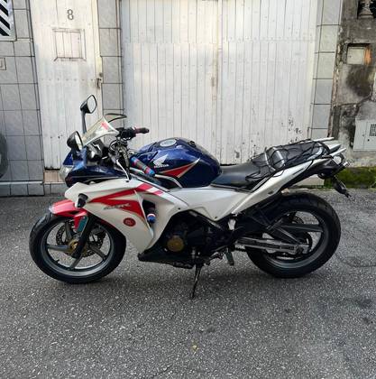 HONDA CBR 250R 
